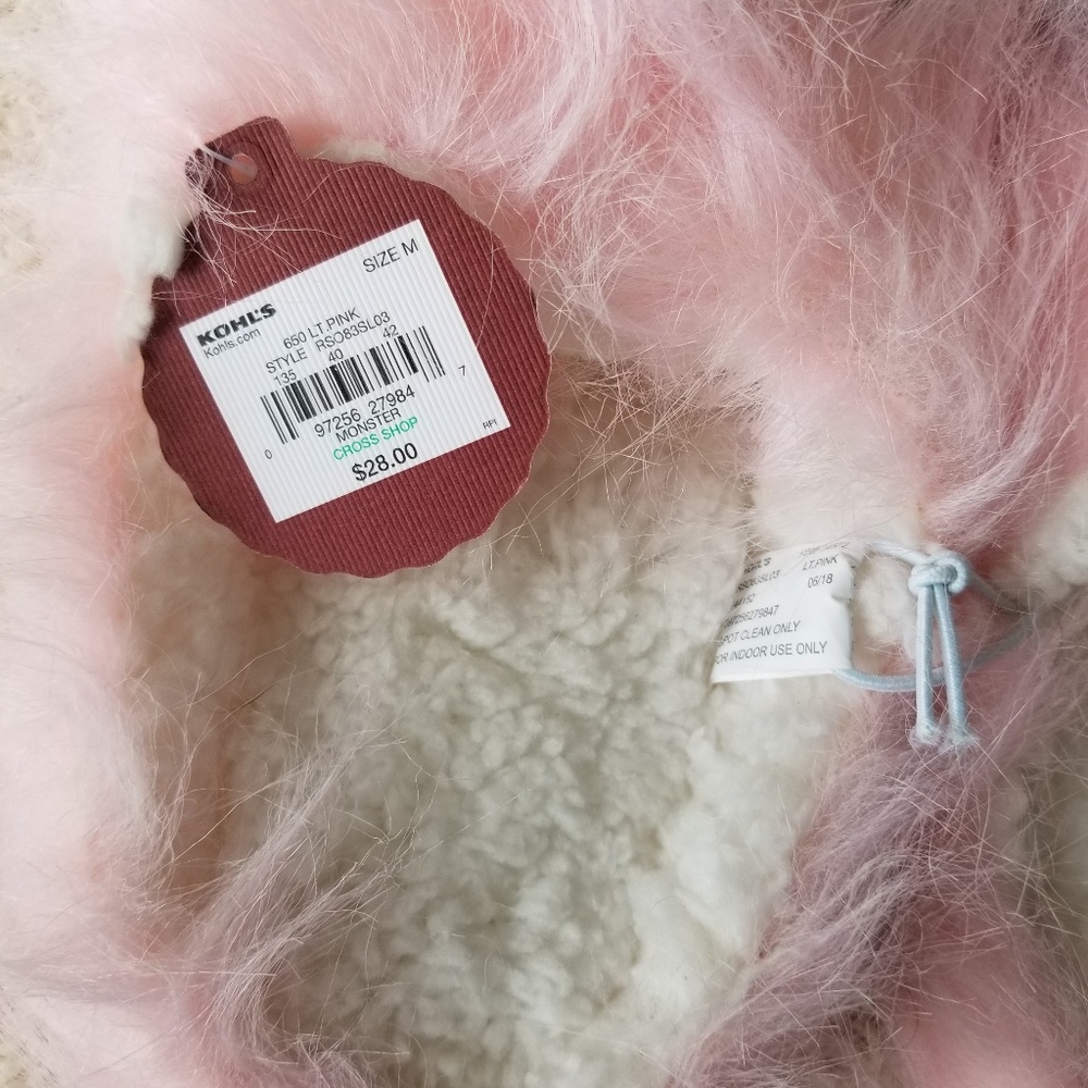NWT pink fuzzy monster slippers M 7/8 - Picture 2 of 4